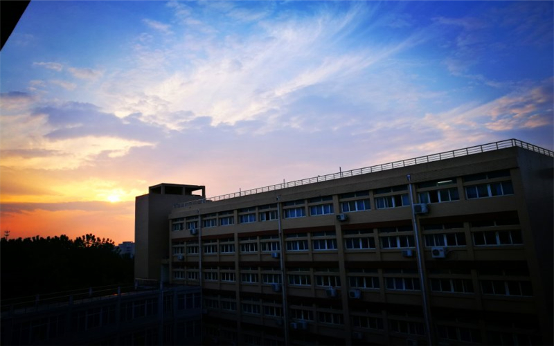 中原工学院2号组团楼